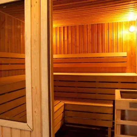 Confortable Avec Piscine, Sauna, Parking Et Animaux Admis à - Fr-1-165b-40 * Jausiers