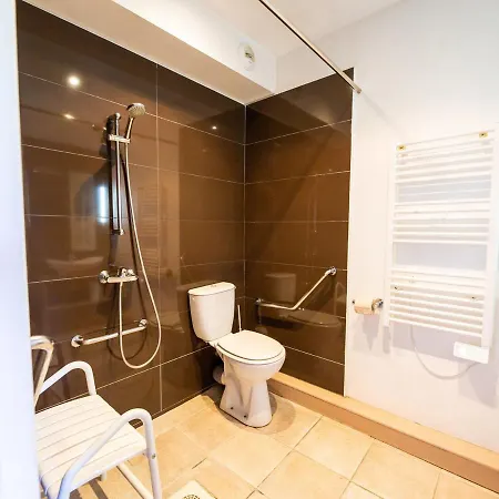 Confortable Avec Piscine, Sauna, Parking Et Animaux Admis A - Fr-1-165b-40 Lejlighed *