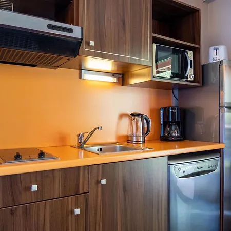 Confortable Avec Piscine, Sauna, Parking Et Animaux Admis A - Fr-1-165b-40 Lejlighed Jausiers